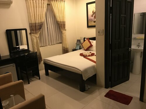 Гостиница Canary Hotel в Хюэ