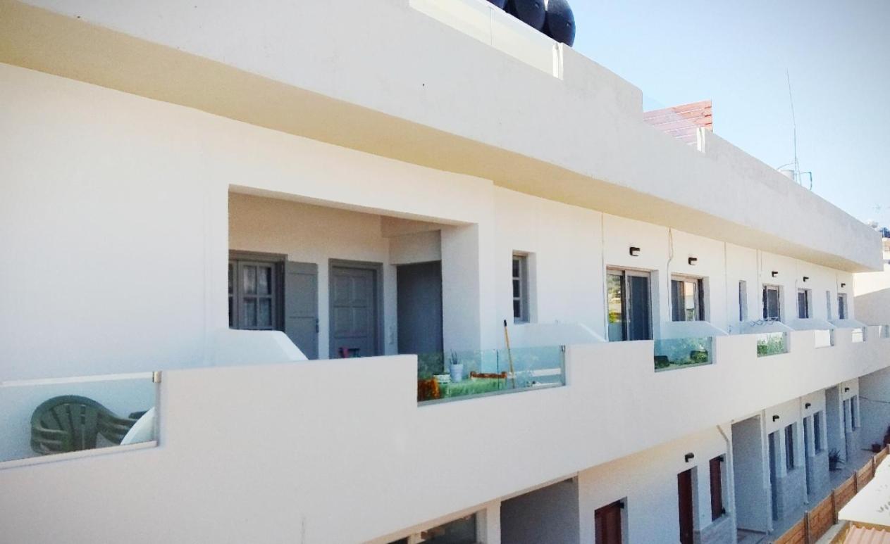 Фото Thania Seaside Smotel - Adults Only