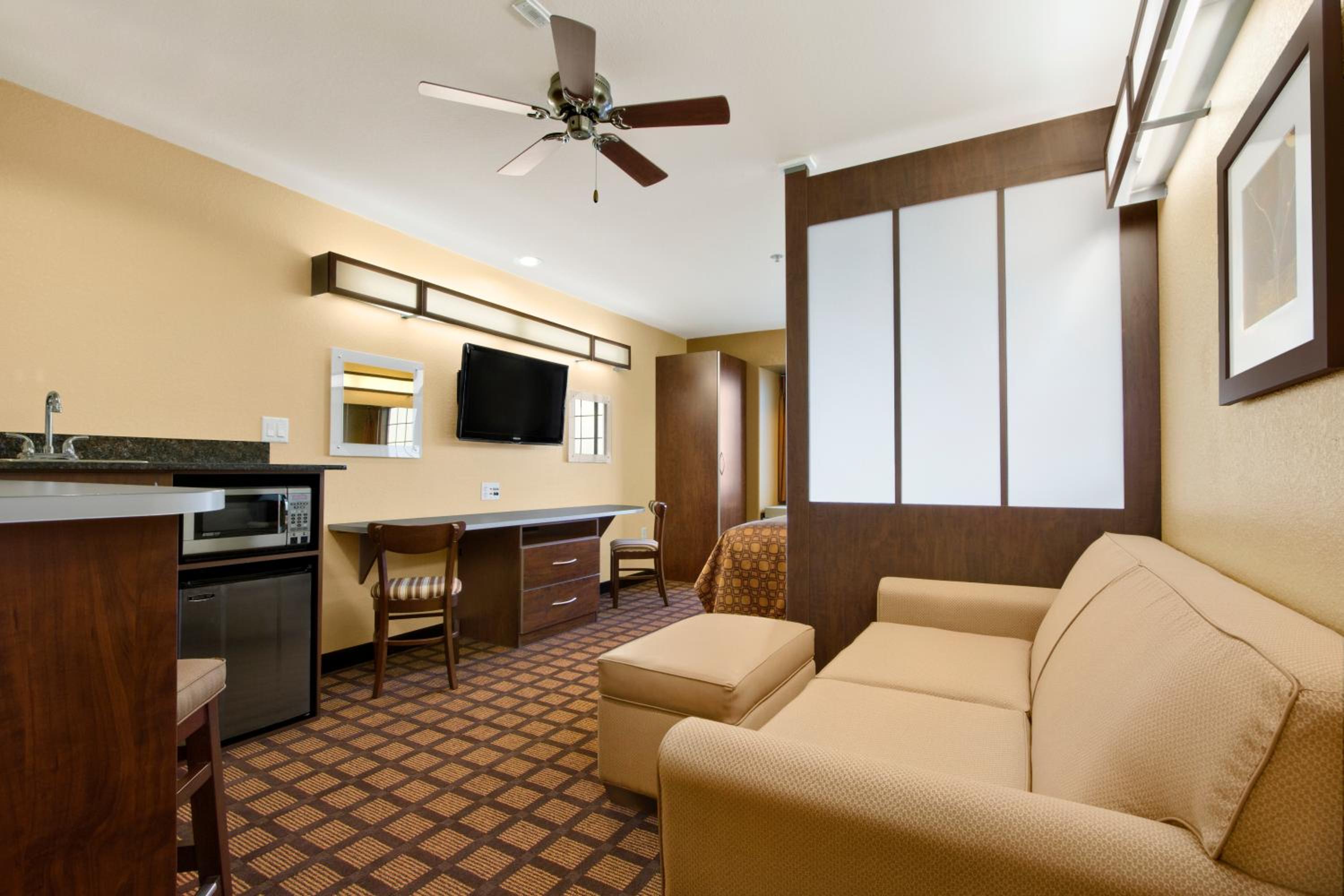Фото Microtel Inn & Suites by Wyndham Round Rock