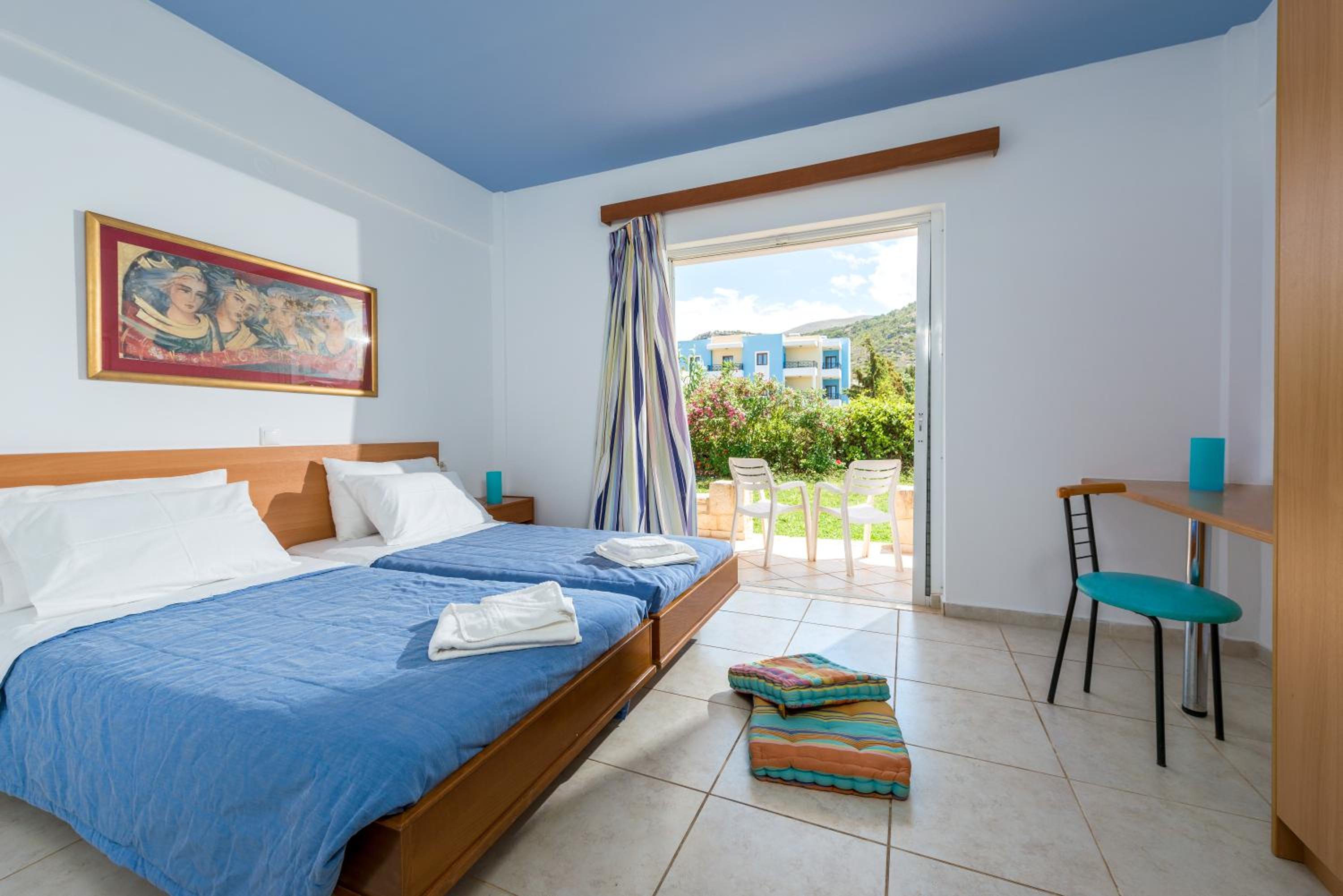 Фото W Suites by Estia