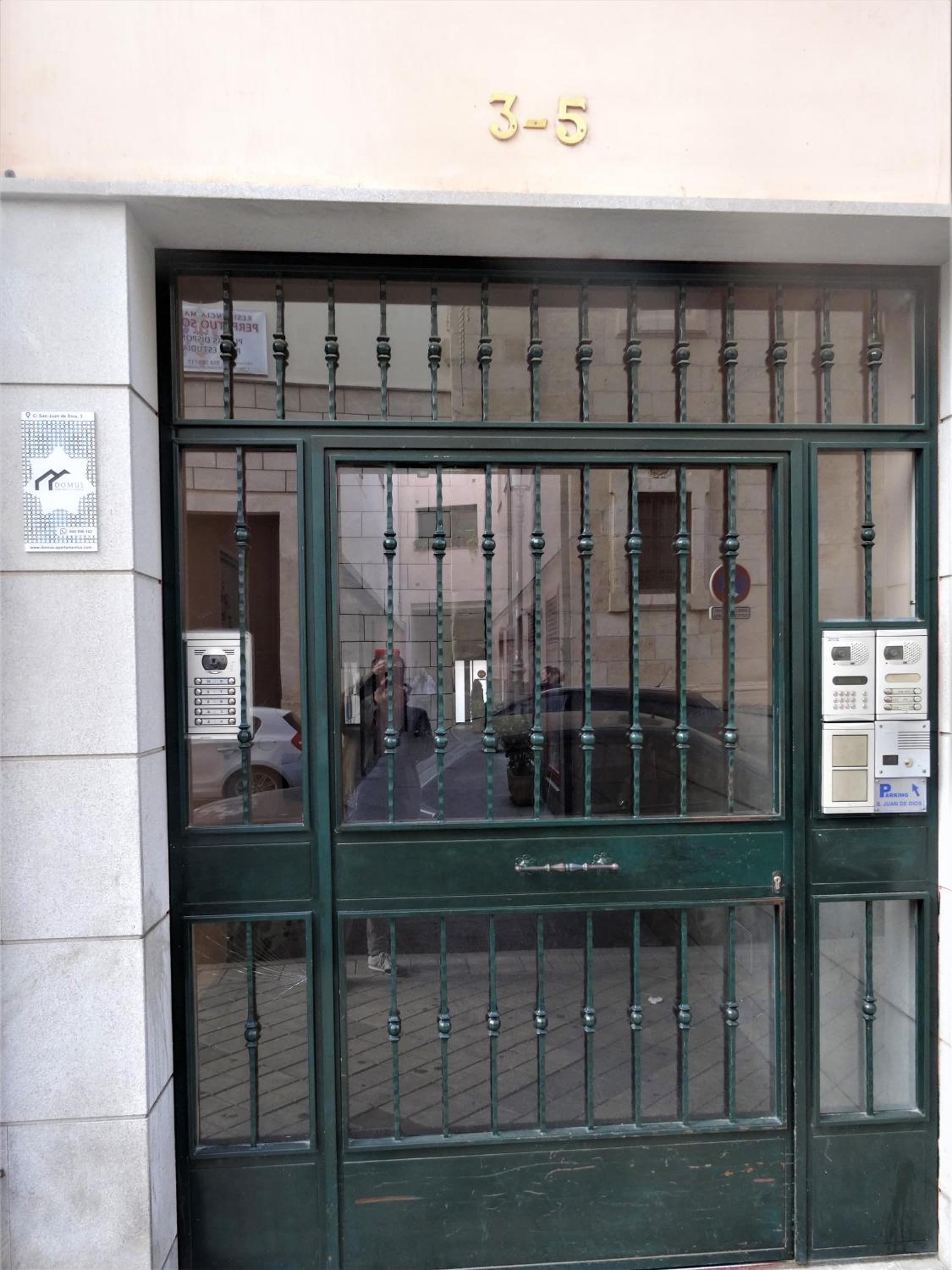 Фото Domus Apartamentos Granada