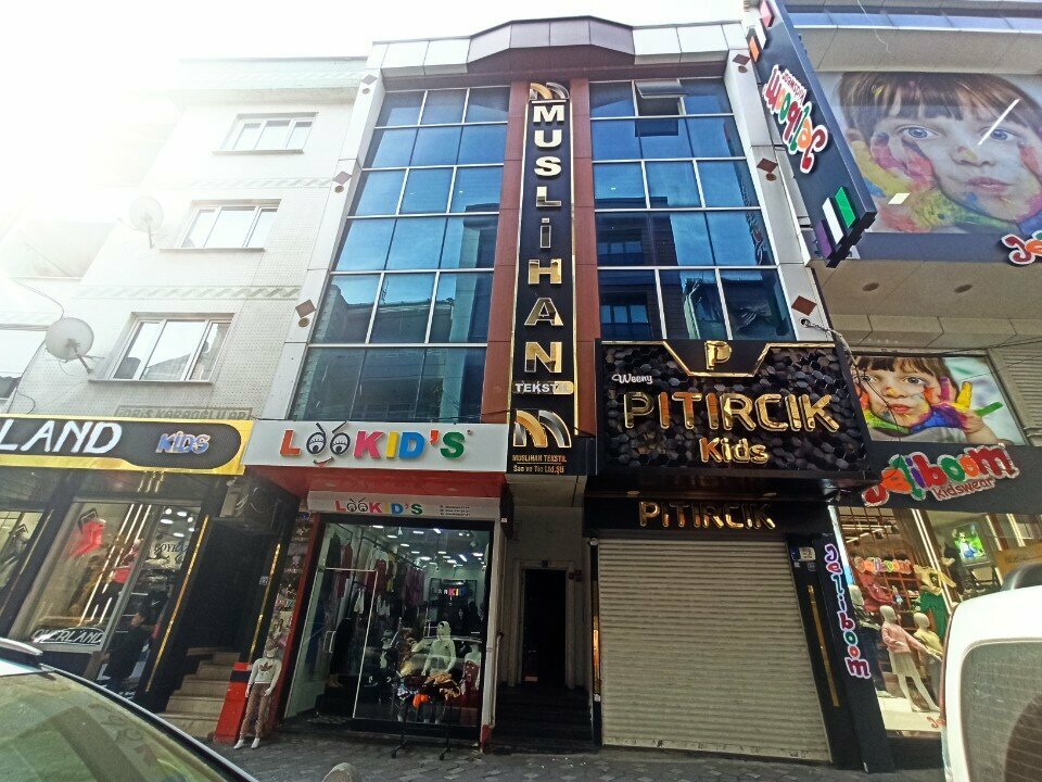 Garment factory Muslihan Tekstil, Istanbul, photo