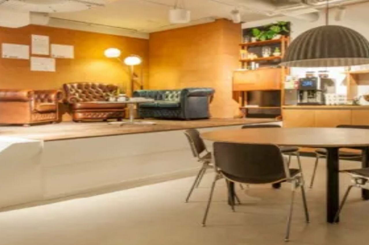 Фото Conscious Hotel The Tire Station