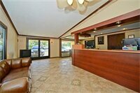 Hotel Americas Best Value Inn & Suites Warren Detroit, Warren, photo