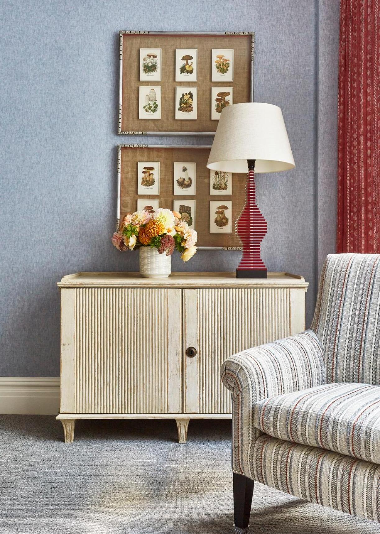 Фото The Whitby Hotel