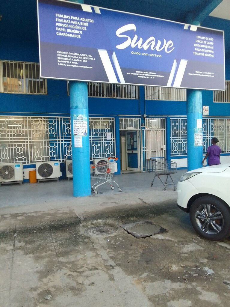 Hardware store Suave, Loanda, photo