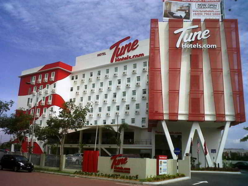 Гостиница Tune Hotel - Waterfront Kuching в Кучинге