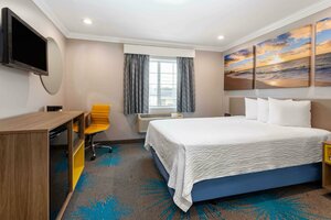 Гостиница Days Inn by Wyndham Santa Monica/Los Angeles