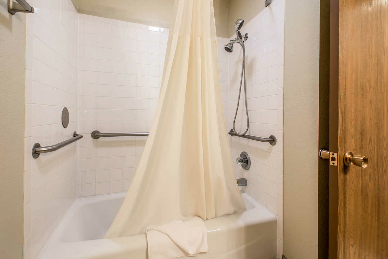 Фото Quality Inn & Suites Decorah