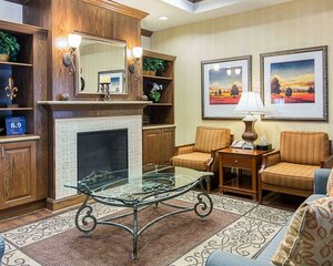 Гостиница Comfort Inn & Suites Virginia Beach - Norfolk Airport
