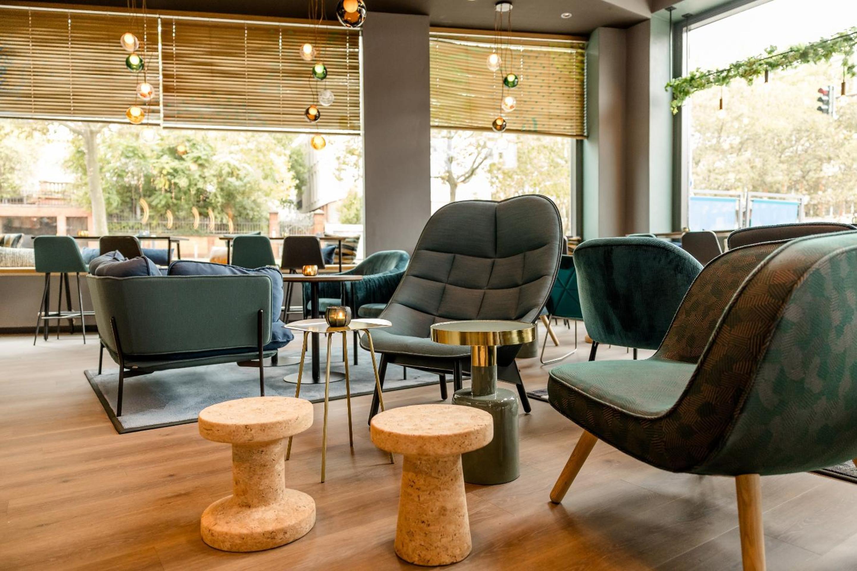 Фото Motel One Wiesbaden