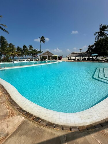 Внешний вид отеля Kiwengwa Beach Resort в Кивенгве, фото 1