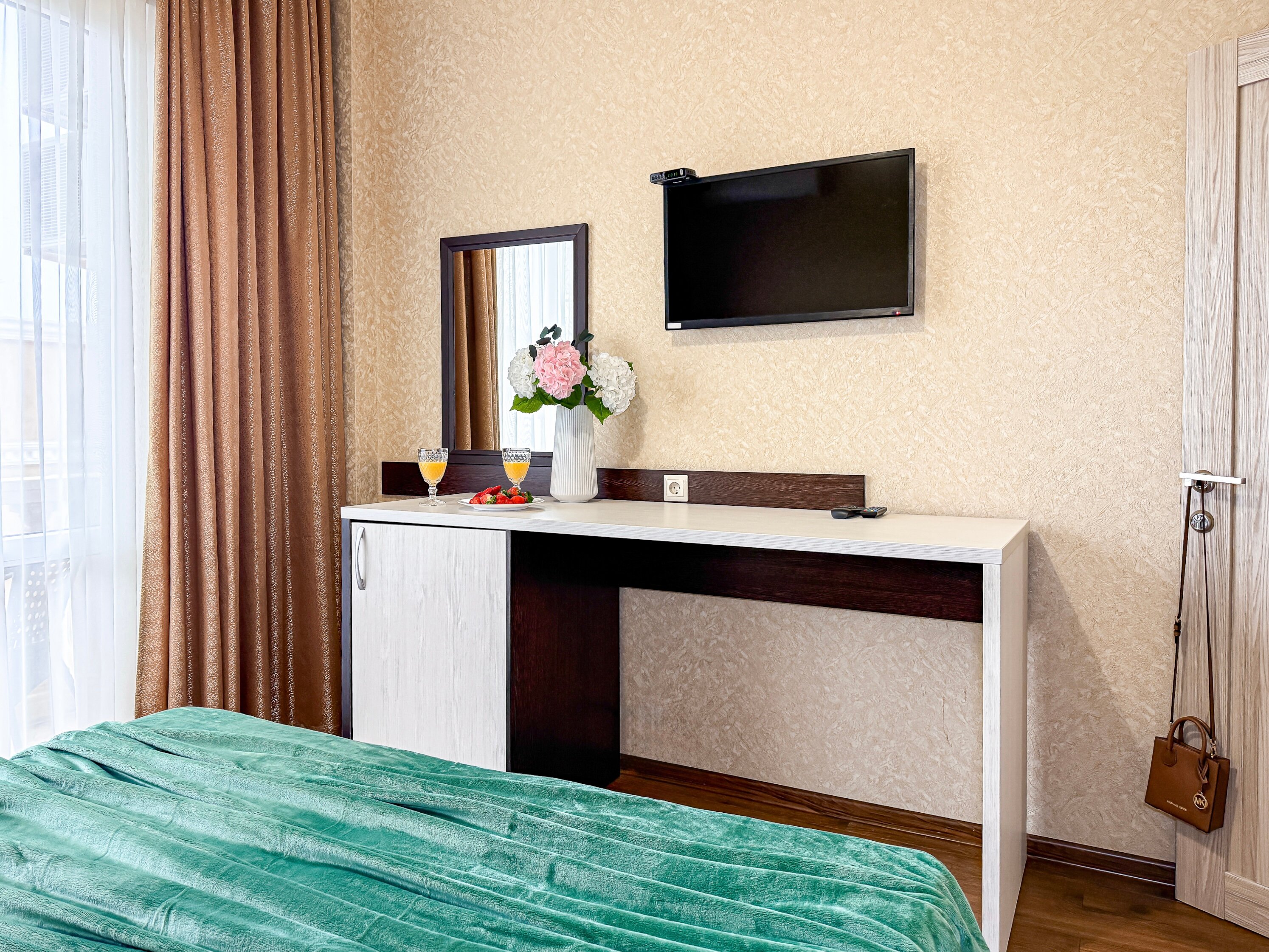 Фото Милана