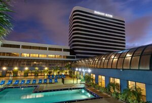 Гостиница Embassy Suites by Hilton West Palm Beach Central в Уэст-Палм-Бич