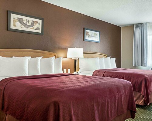 Гостиница Travelodge by Wyndham Fargo West Acres в Фарго