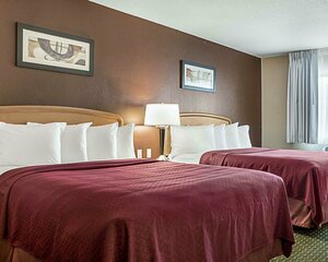 Гостиница Travelodge by Wyndham Fargo West Acres