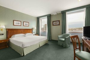 Гостиница Ramada by Wyndham Naples