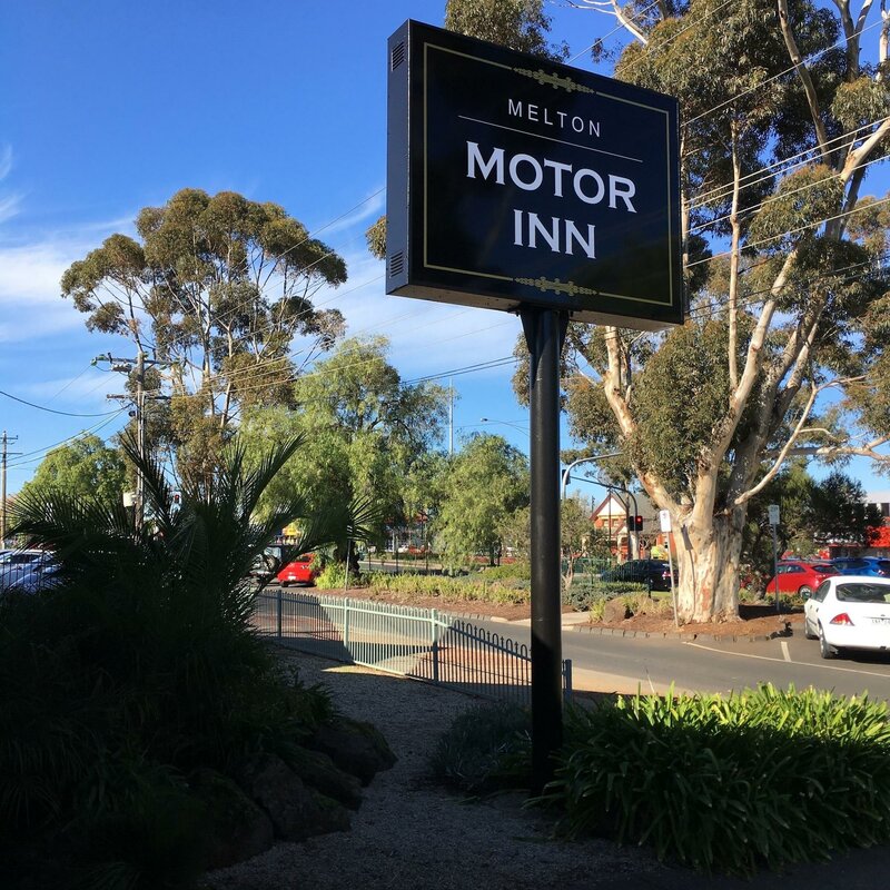 Гостиница Melton Motor Inn & Apartments в Мелтоне