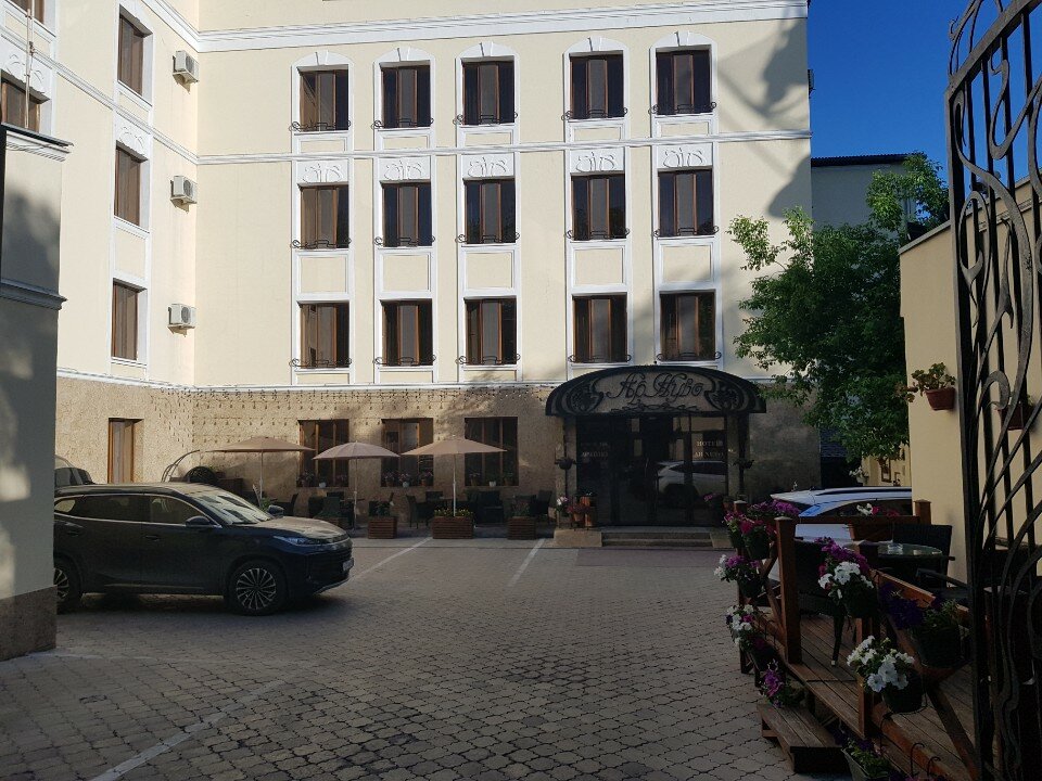 Фото АР Нуво