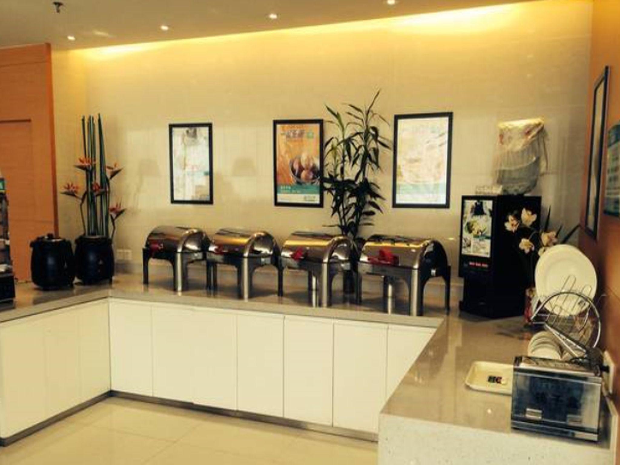 Фото Jinjiang Inn Guiyang Wenchang Pavilion