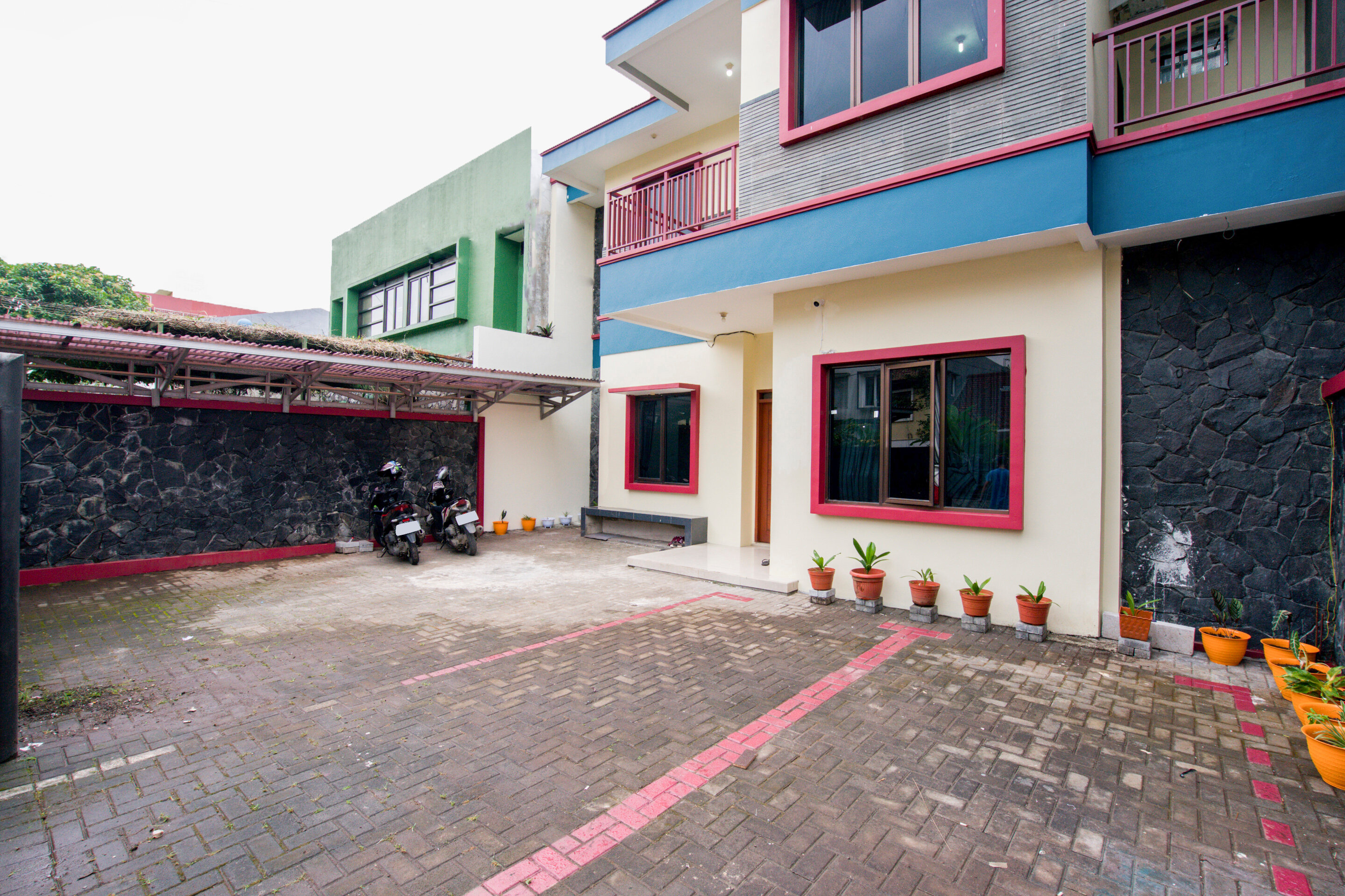 Фото Oyo 3029 Diamond Cisitu Residence Syariah