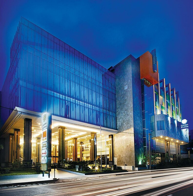 Гостиница Golden Flower Hotel Bandung в Бандунге