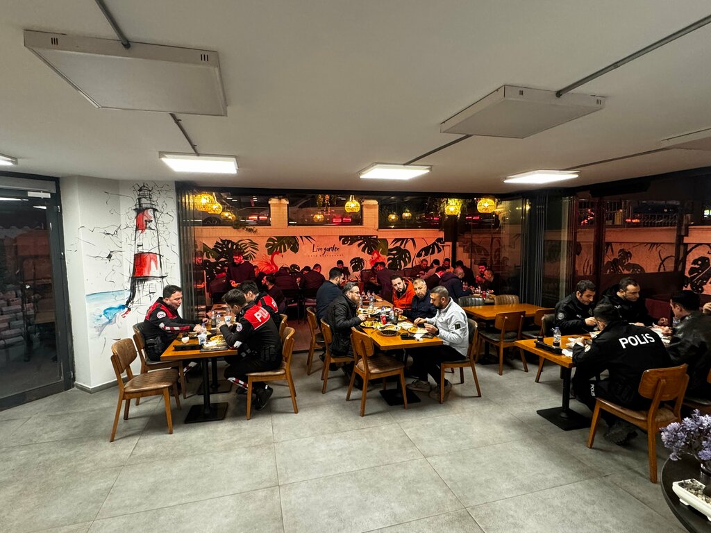 Restaurant Lim Garden Kafe & Restoran Ev Yemekleri, Istanbul, photo