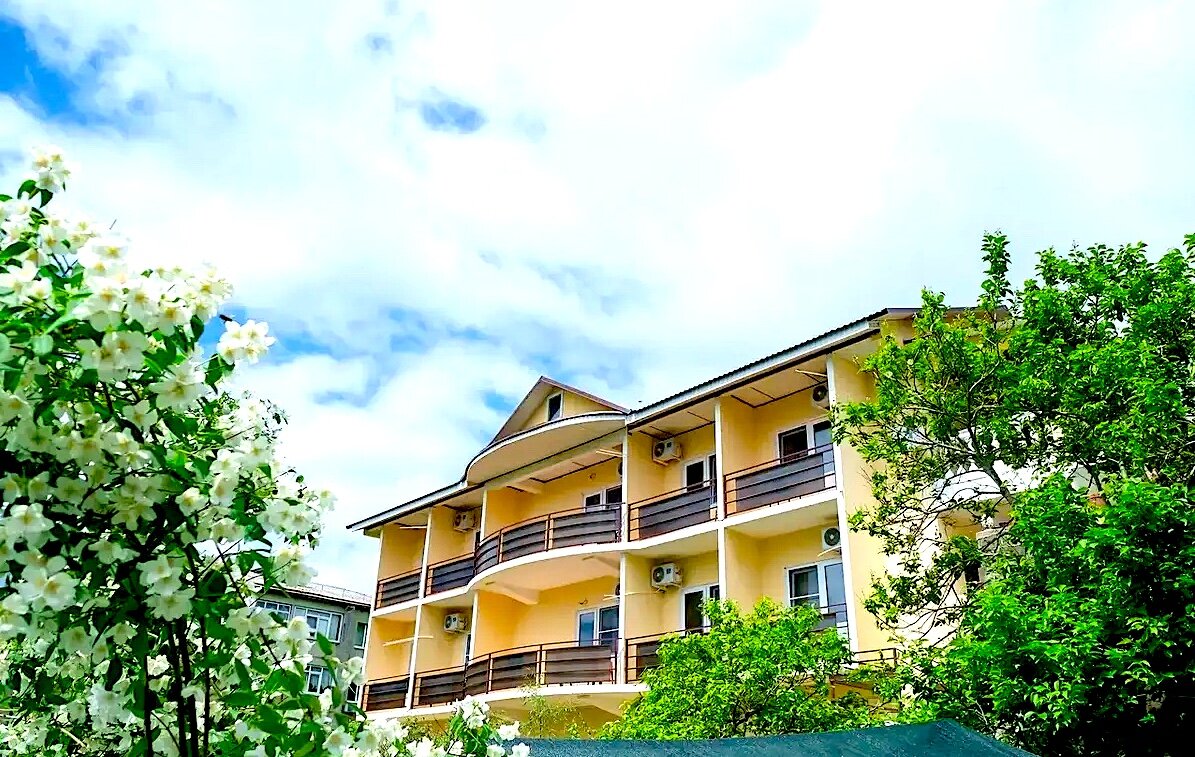 Фото отеля 1