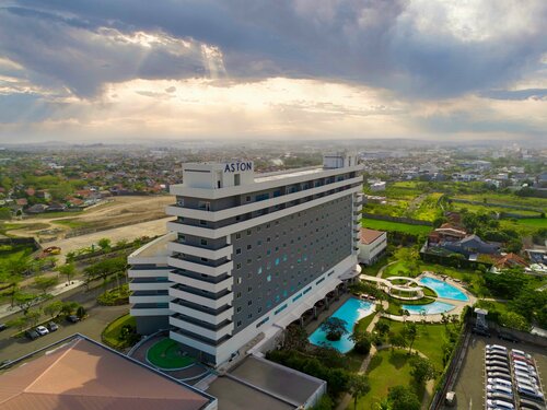 Гостиница Aston Cirebon Hotel & Convention Center в Чиребоне