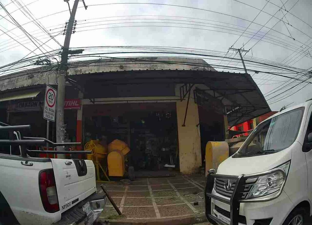 Construction tools Construction Tools, Santa Cruz de la Sierra, photo