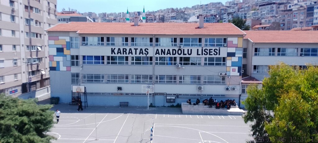 تعليم ثانوي Karatas Anatolian High School ، إزمير، صورة