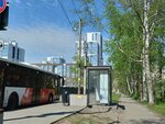 Dom Kultury Zheleznodorozhnikov (Perm, Fridrikha Engelsa Street), parada de transporte público