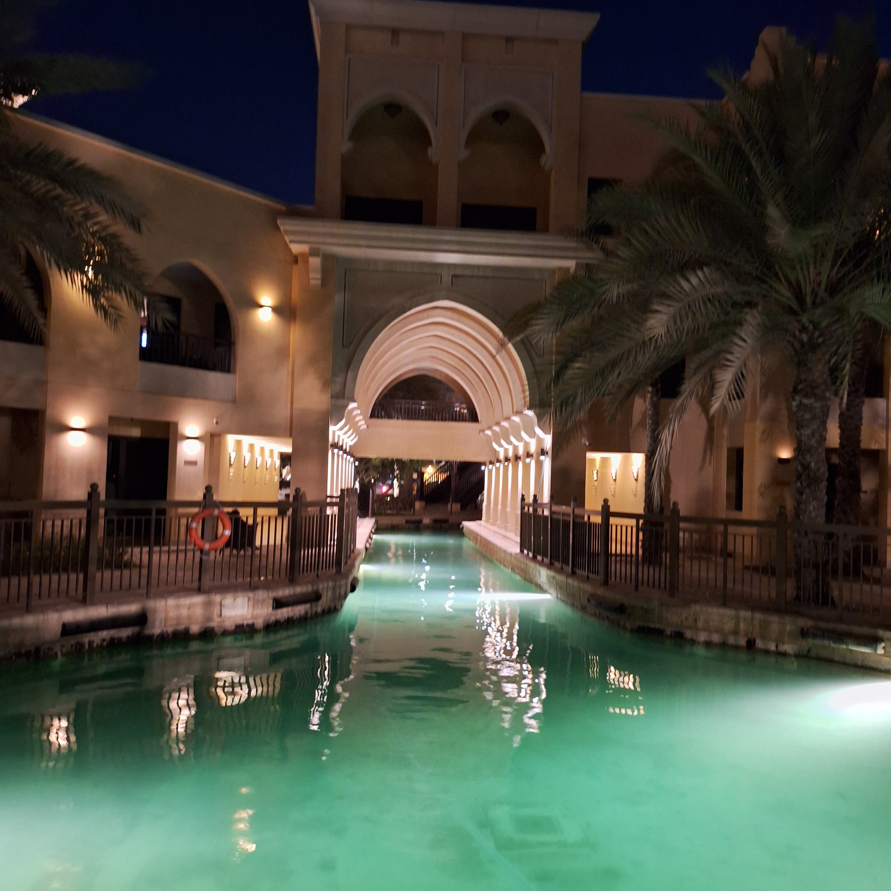Фото Traders Hotel, Qaryat Al Beri, Abu Dhabi