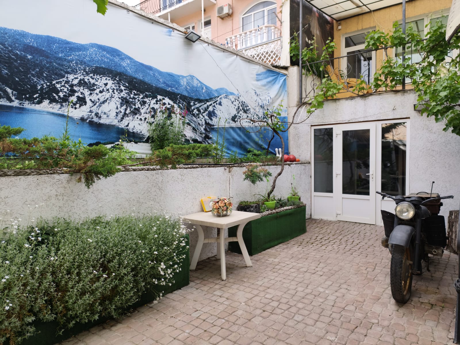 Фото отеля 2