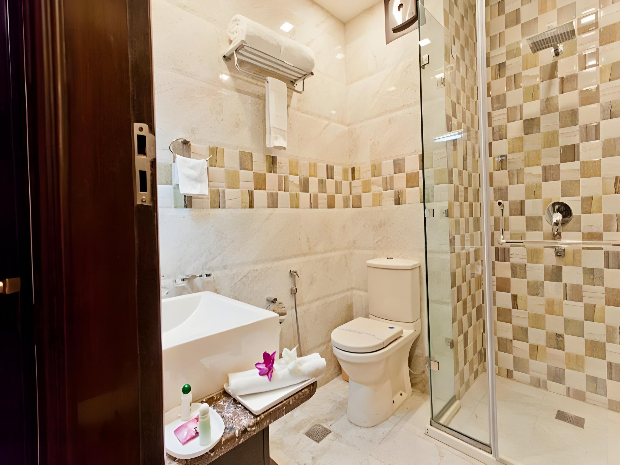 Фото Hotel Krishnam