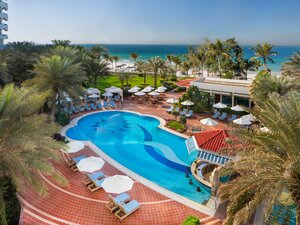 отель Ajman Hotel & Villas