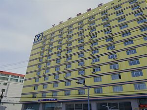 Гостиница 7 Days Inn Urumqi Yan An Road Branch