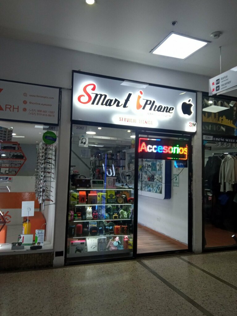 Items for mobile phones Smart iPhone, Bogota, photo