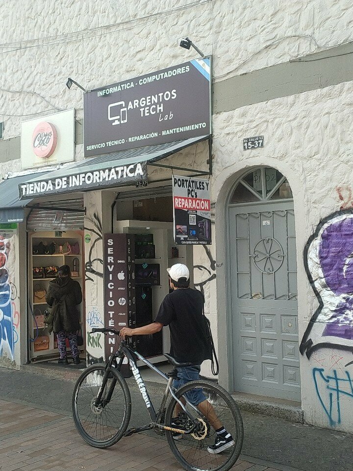 Computer store Argentos tech, Bogota, photo