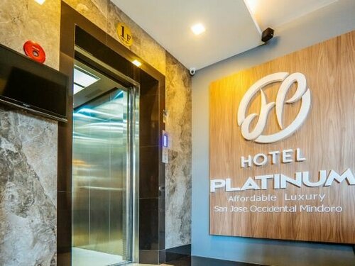 Гостиница RedDoorz Plus @ Hotel Platinum Occidental Mindoro в Провинции Западный Миндоро
