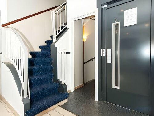 Внешний вид отеля Hotel Midi Zuid в Сен-Жиле, фото 4