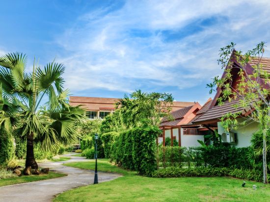 Фото L'esprit de Naiyang Beach Resort