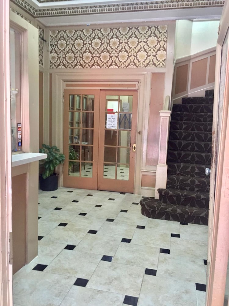 Фото Admiral Hotel