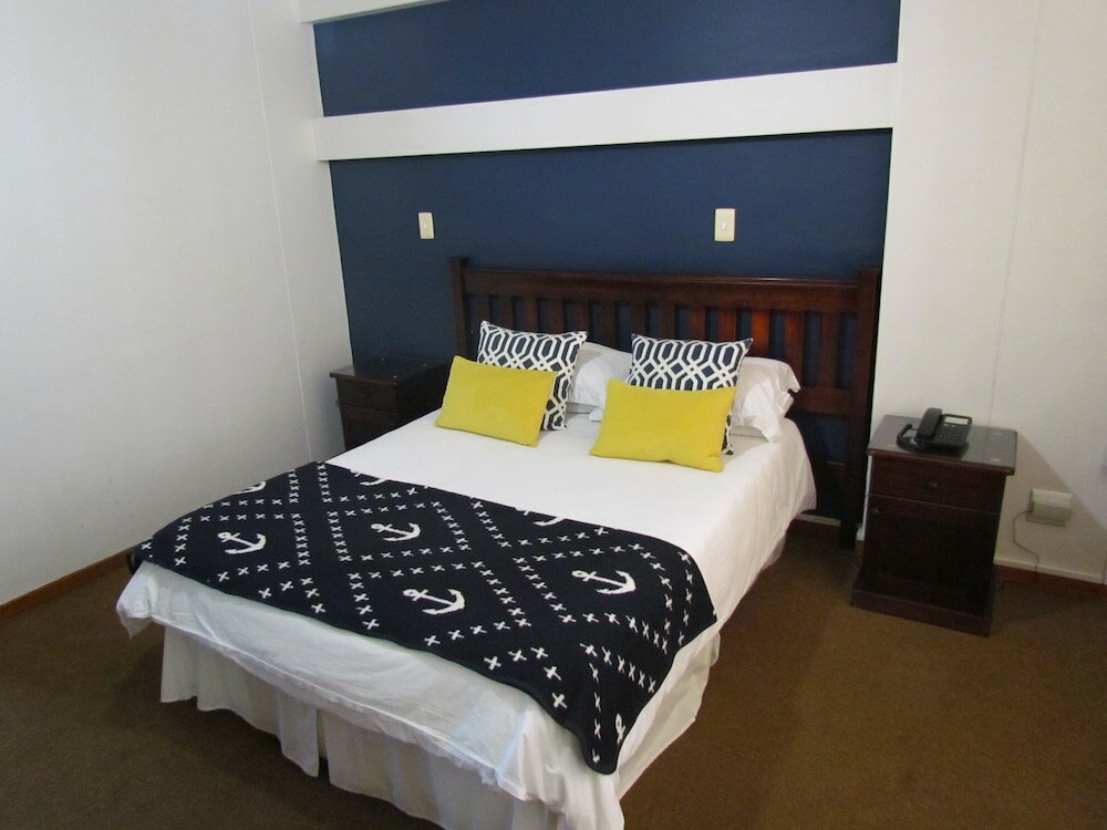 Фото Hoedjiesbaai Hotel