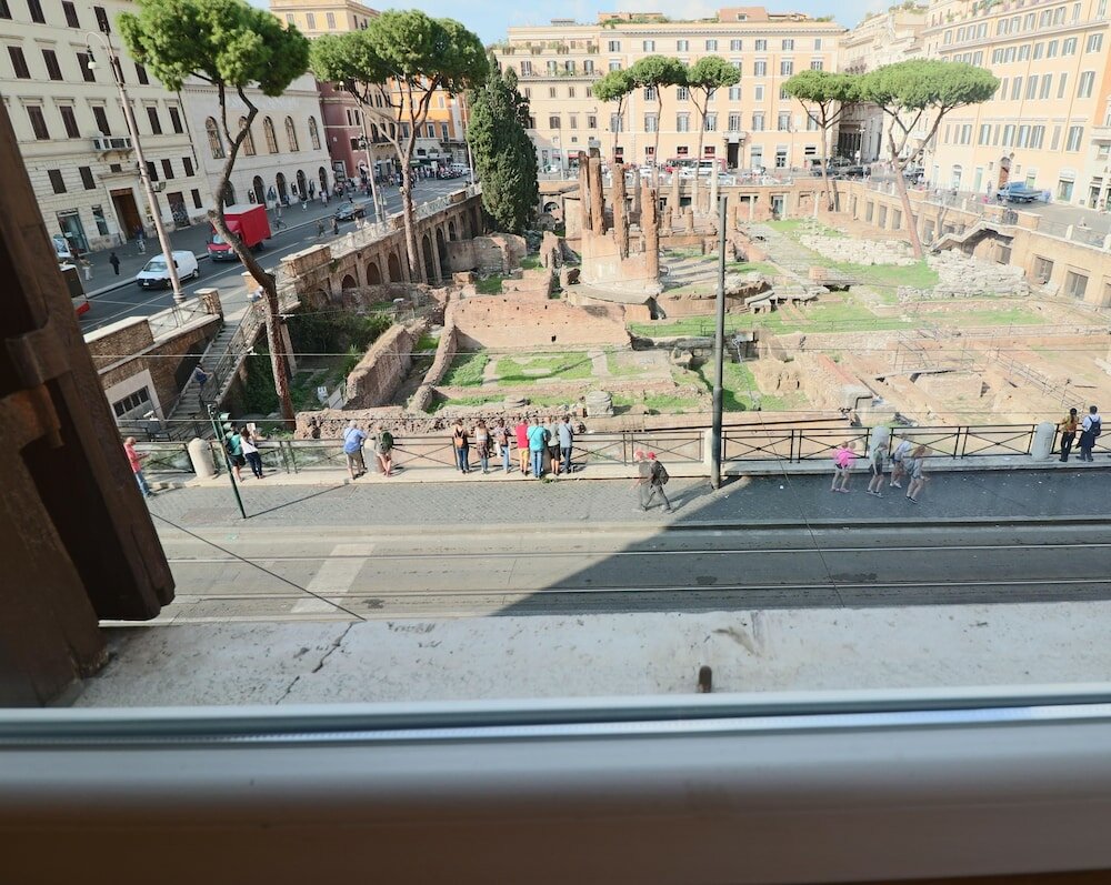 Фото Sun Suite Luxury Pantheon