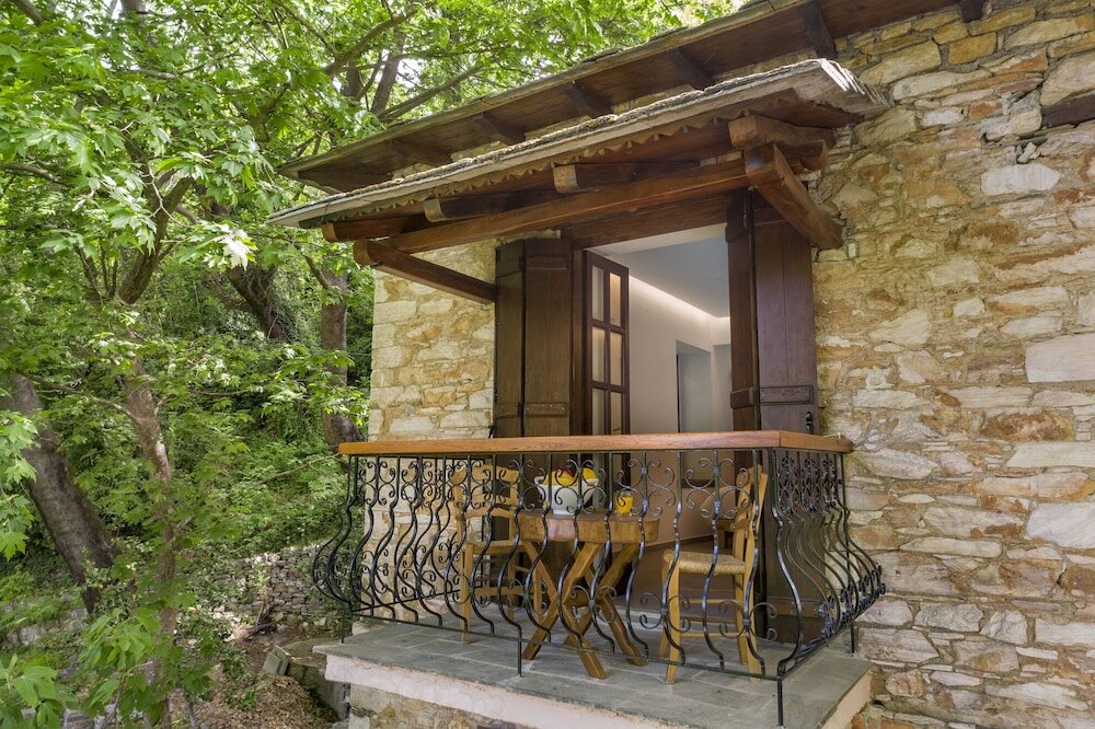 Фото Palios Stathmos