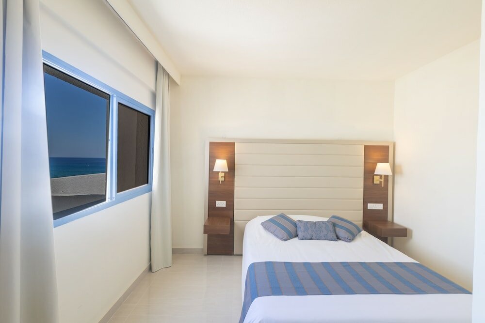 Фото Iliada Beach Hotel