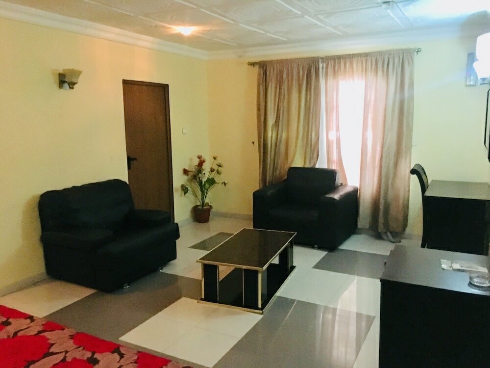 Фото Hymax Grace Hotel and Suites