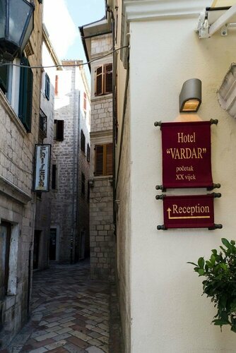 Гостиница Hotel Vardar в Которе