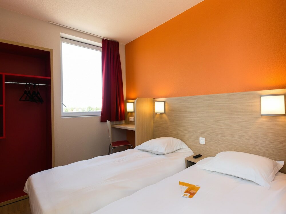 Фото Hôtel Première Classe Chartres Barjouville